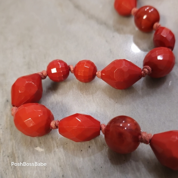 𝙇𝙖𝙧𝙜𝙚 𝙘𝙝𝙪𝙣𝙠𝙮 𝙧𝙚𝙙 𝙣𝙚𝙘𝙠𝙡𝙖𝙘𝙚 𝙝𝙖𝙣𝙙 𝙠𝙣𝙤𝙩𝙩𝙚𝙙 - Picture 5 of 9